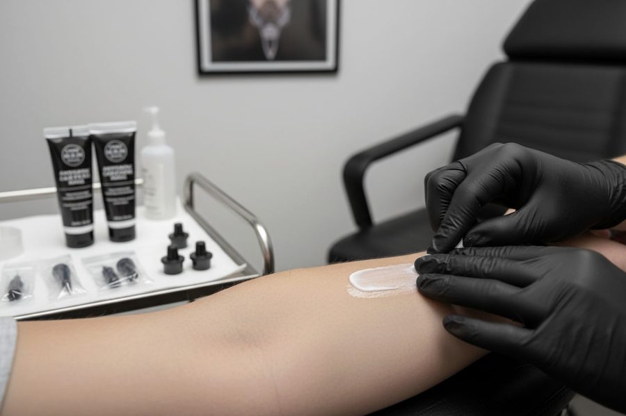 ako používať krém pred tetovaním